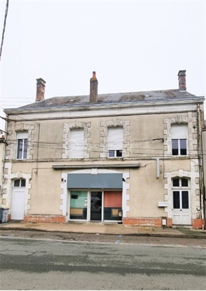 immeuble à la vente -   79200  PARTHENAY, surface 100 m2 vente immeuble - UBI410687696